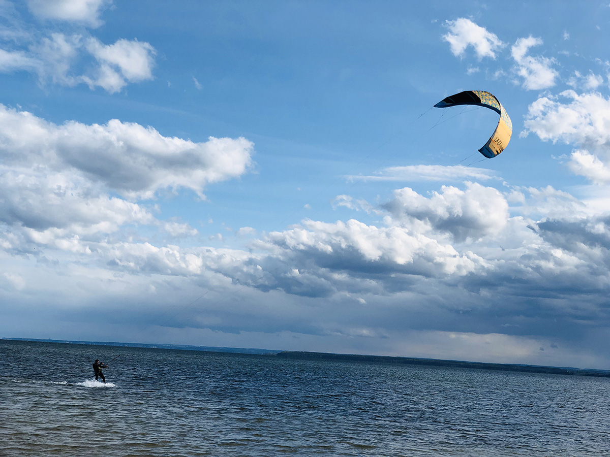 kitesurfing kite latawiec kitowiec zatoka hel chałupy